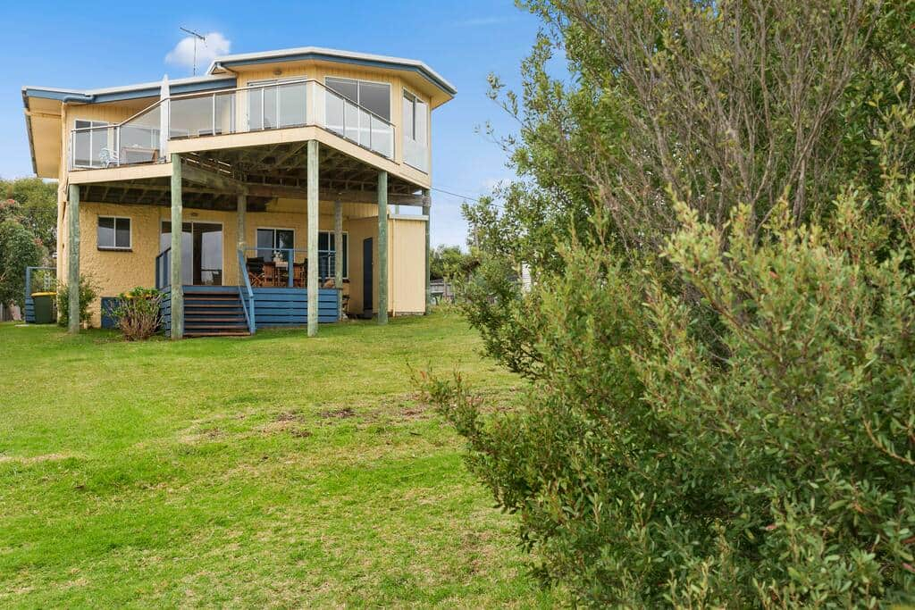 Manuka Lodge from the foreshore reserve