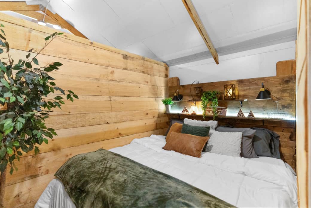 Karen Krashpad Bedroom 1