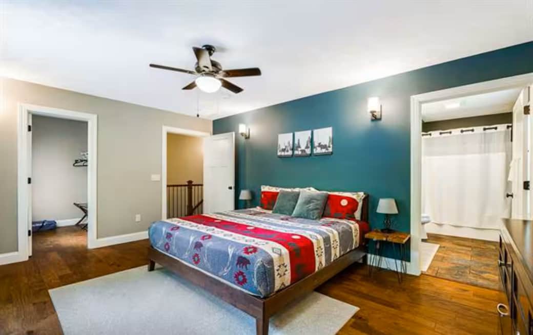 Master bedroom 
