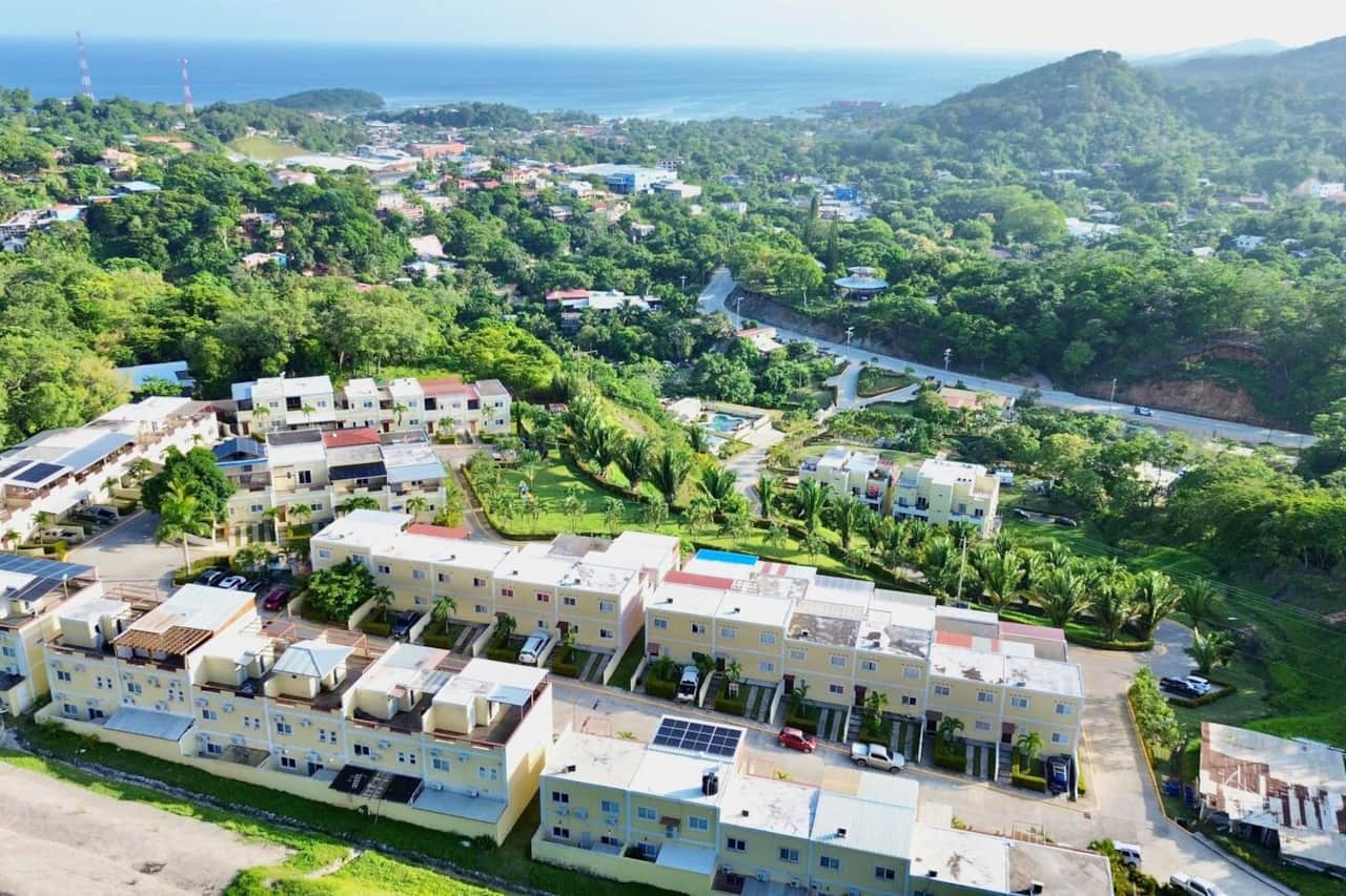 Vistas de drone - Roatan 1 