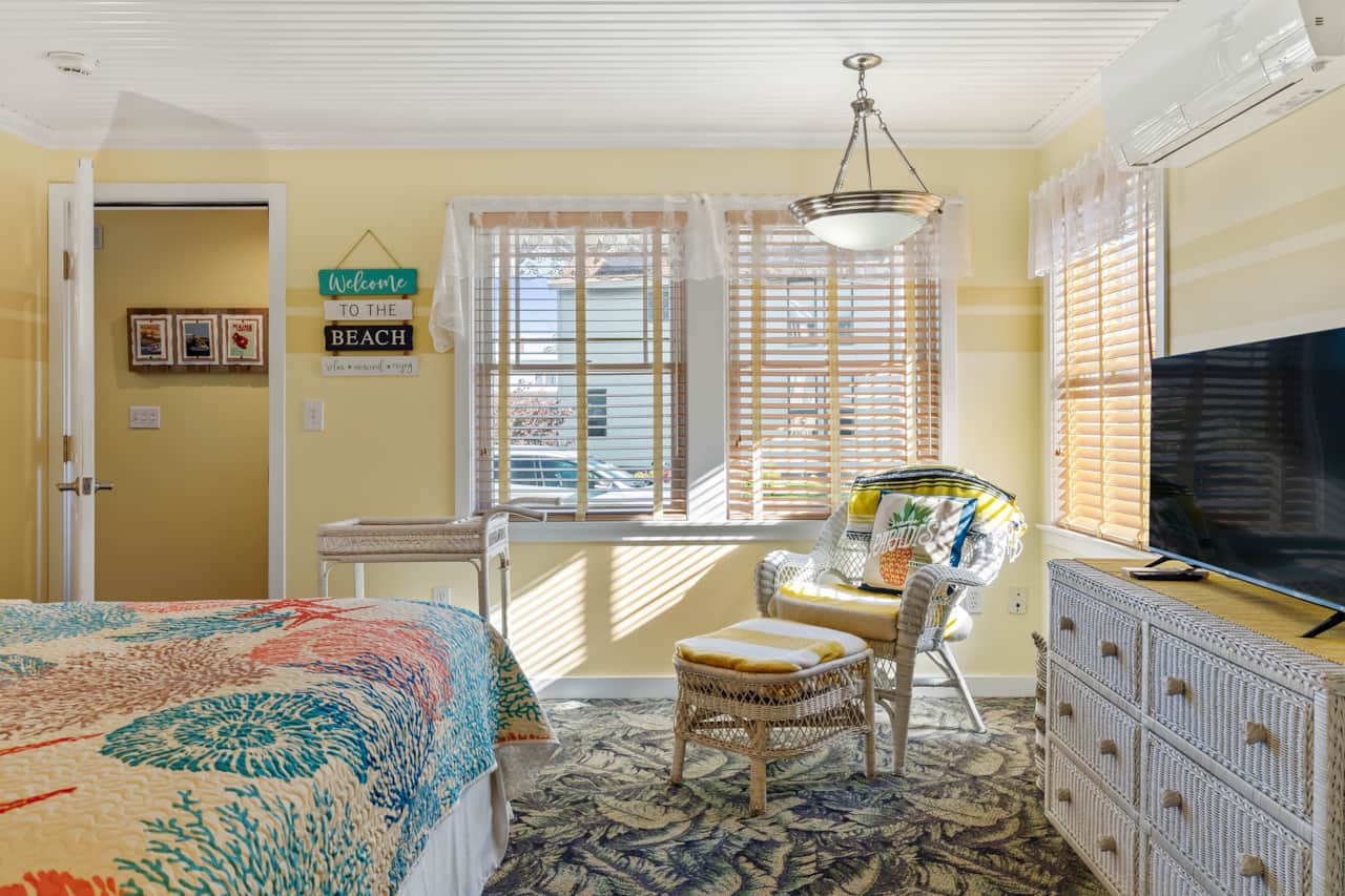 First Floor Bedroom (Queen)