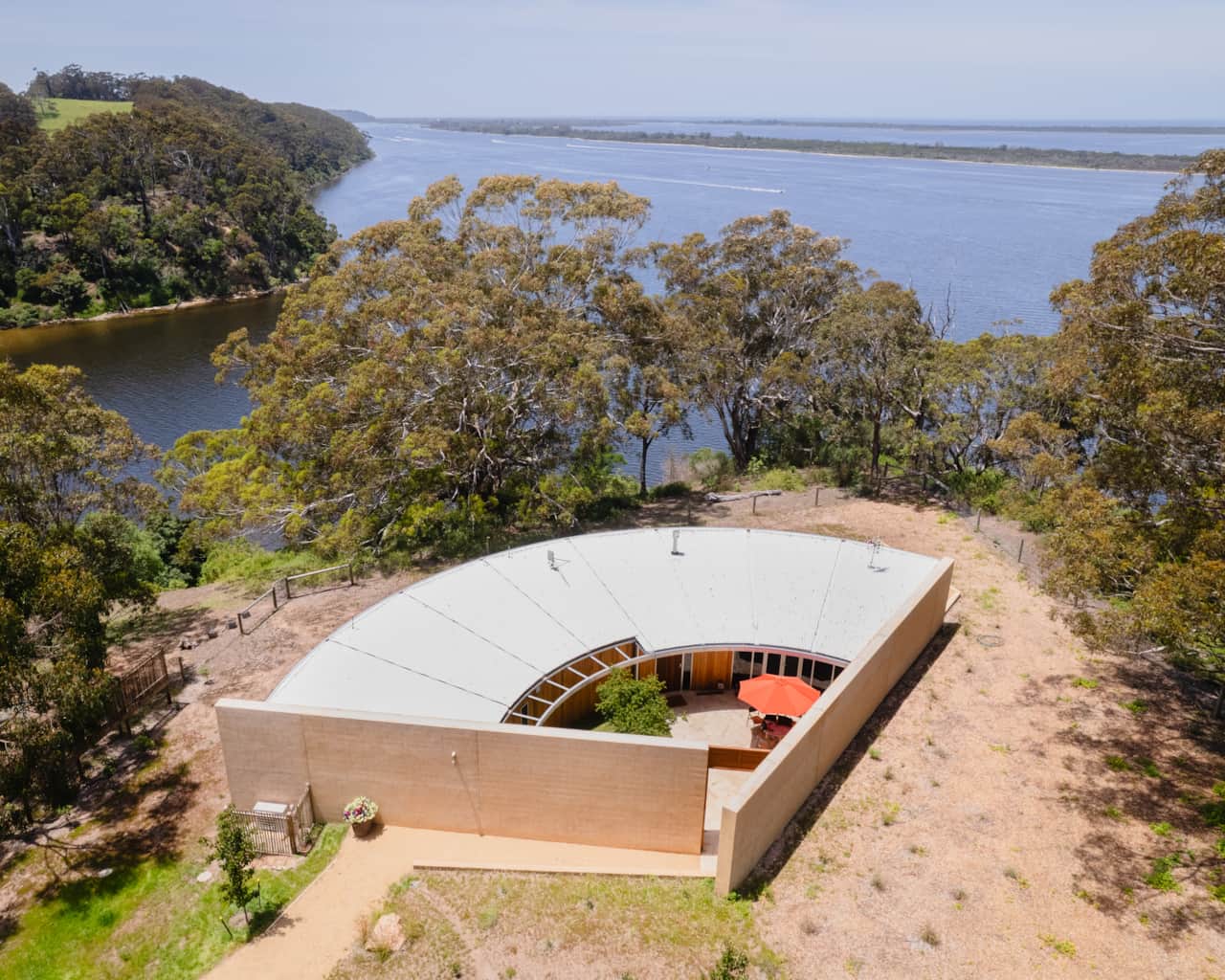 Teulu House