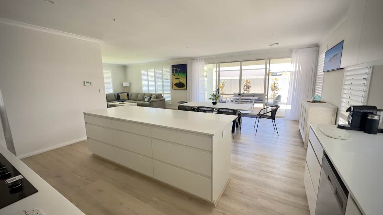 GRACE - CENTRAL BUSSELTON