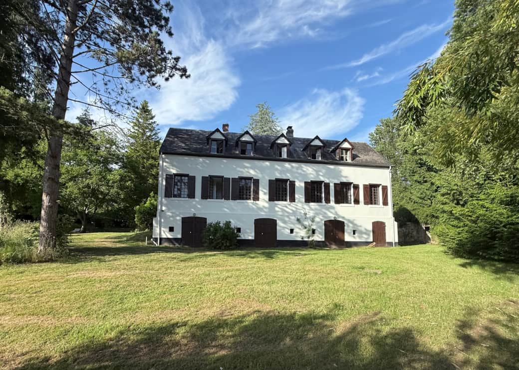 Backside mainhouse