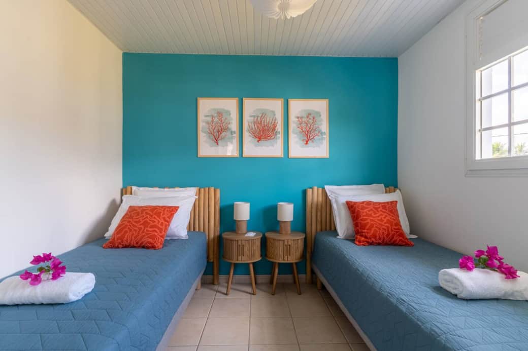 Chambre modulable avec deux lits simples