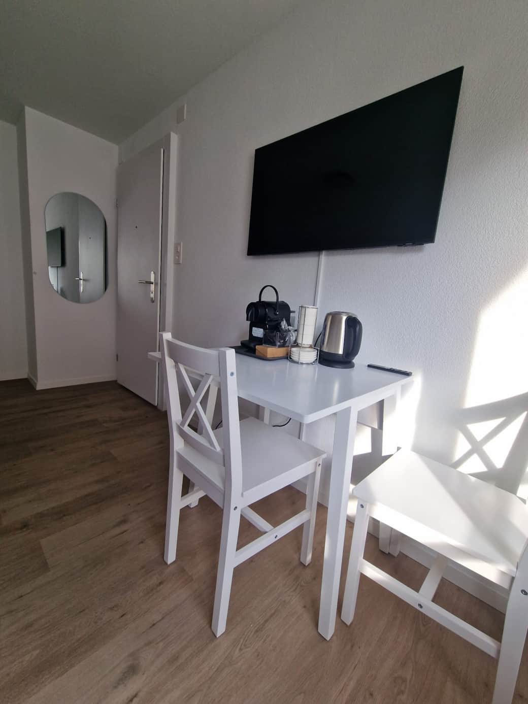 Esstisch mit Kaffee Station