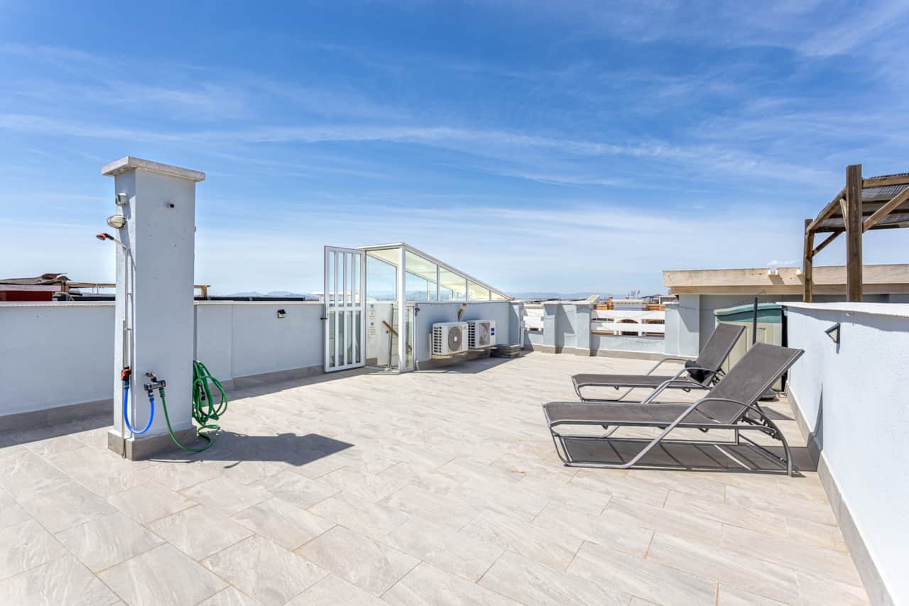 Private, large solarium