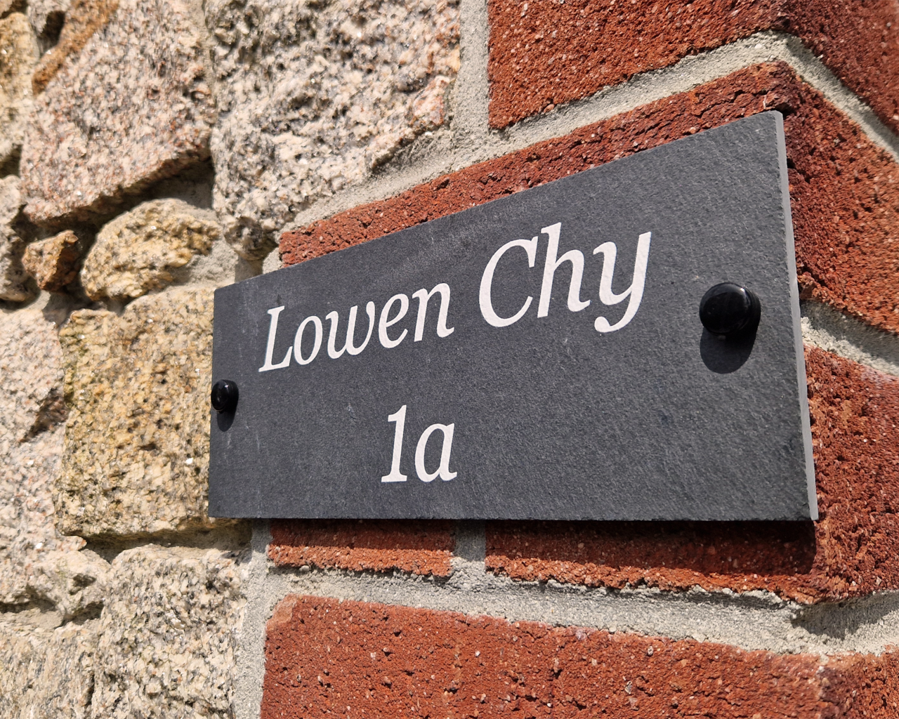 Lowen Chy Sign