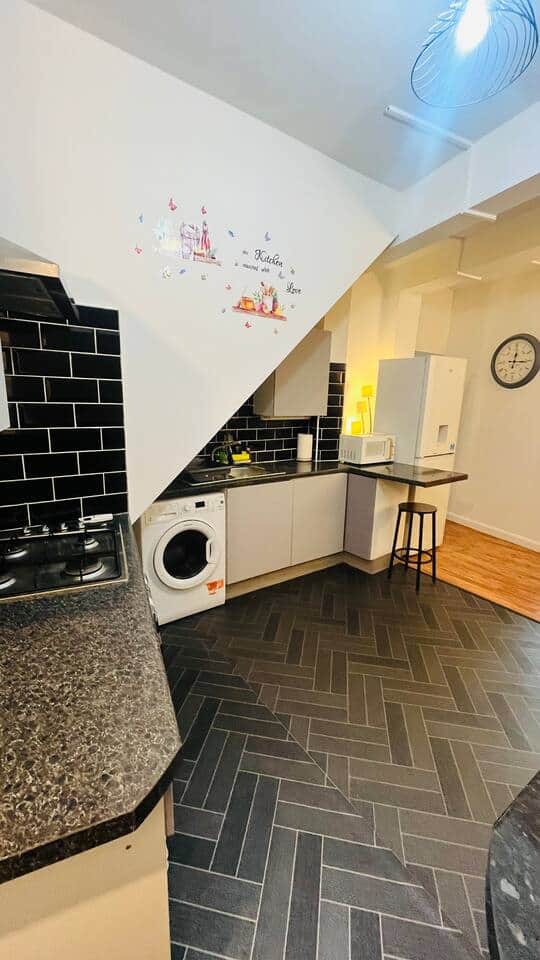 Fully equipped kitchen include full size fridge - freezer, microwave, washing machine, oven, hob, extractor fan, toaster, kettle.
There all pots and pans for making meals , cleaning products included Fully equipped kitchen include full size fridge - freezer, microwave, washing machine, oven, hob, extractor fan, toaster, kettle.
There all pots and pans for making meals , cleaning products included