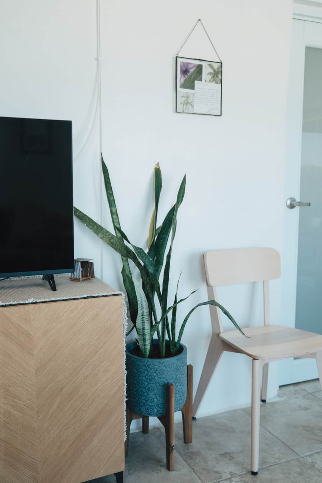 Smart TV with Soundbar