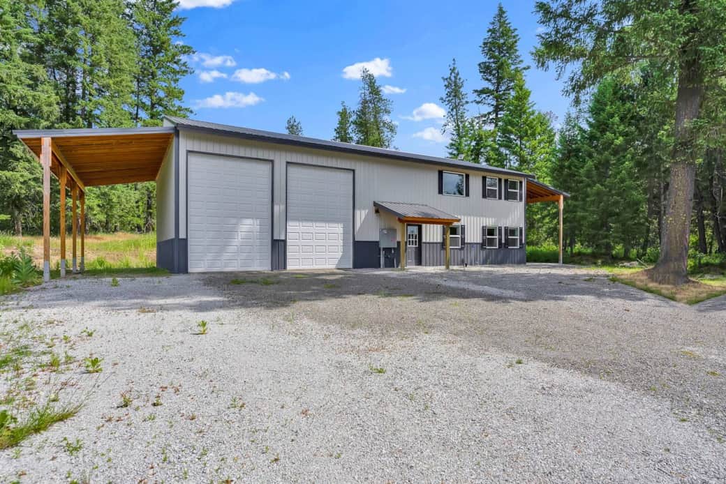 Front of the home, guest entrance on the right Front of the home, guest entrance on the right