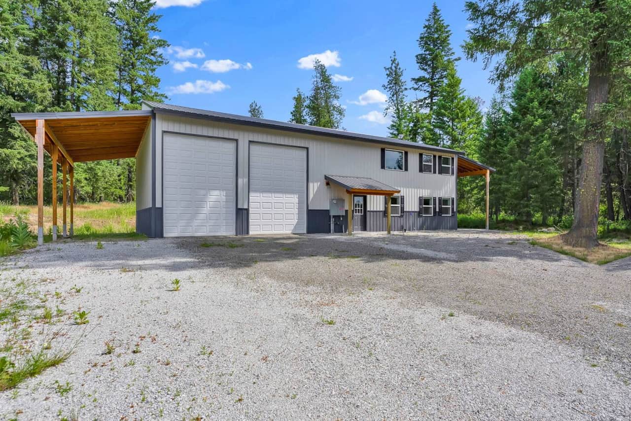 Front of the home, guest entrance on the right