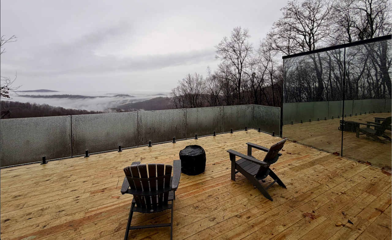 Deck space with smokeless fire pit