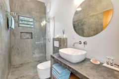 Palm Villa – Eerste badkamer