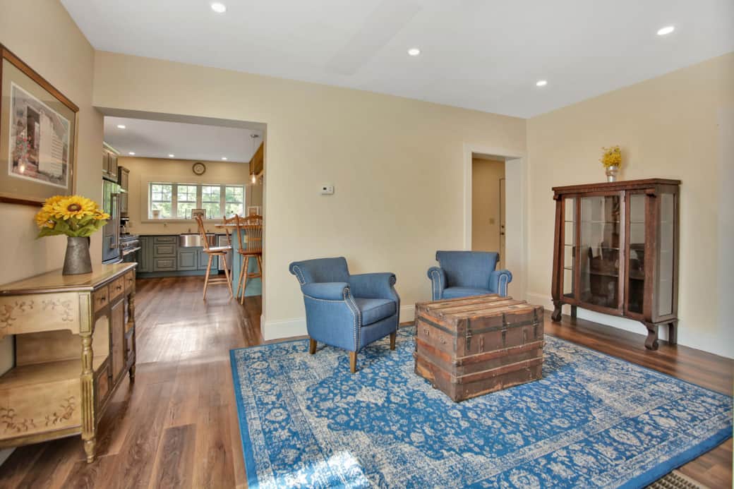 Sitting area off the kitchen
