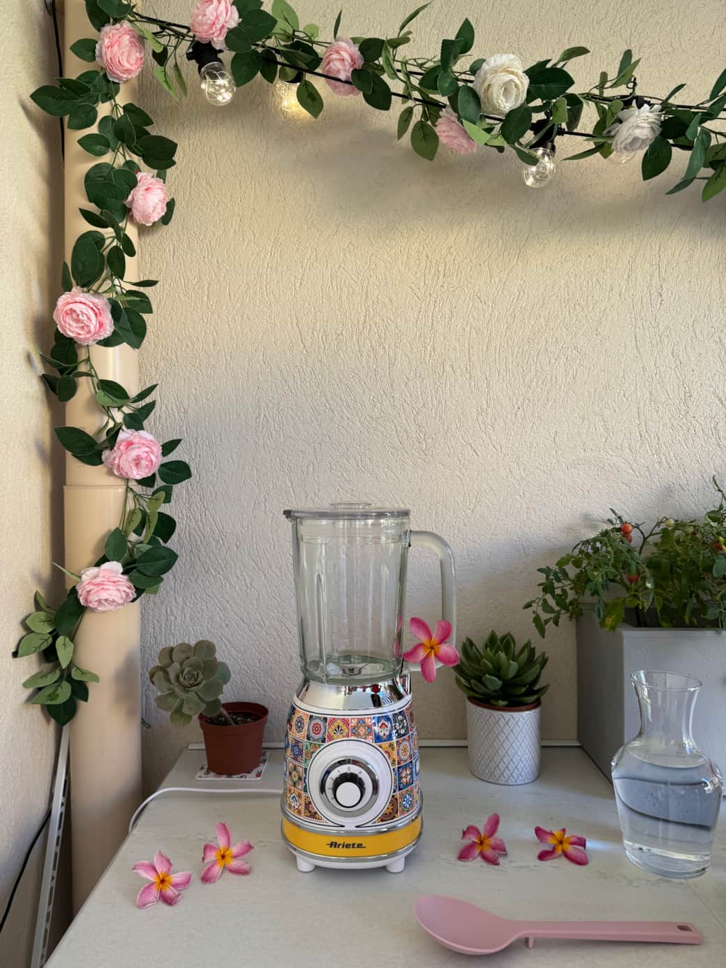 Powerful blender — perfect for smoothies & cocktails
