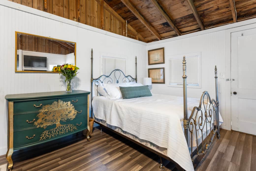Queen size bed