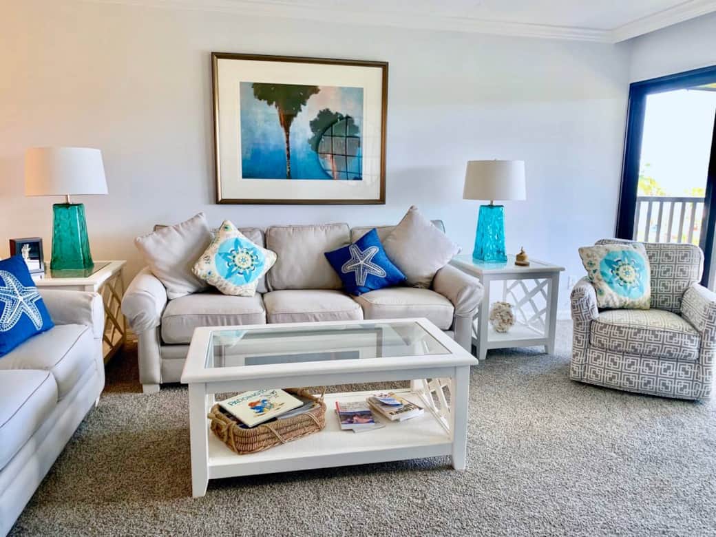 Living Room w/Queen Sleeper Sofa