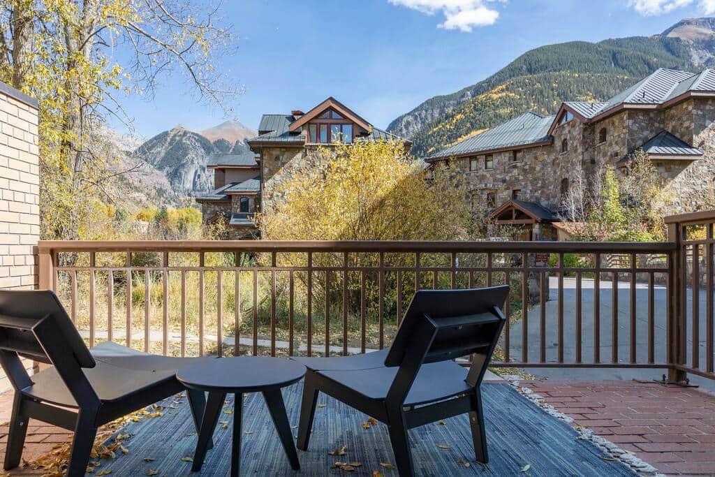 Prime east-facing mountain views!