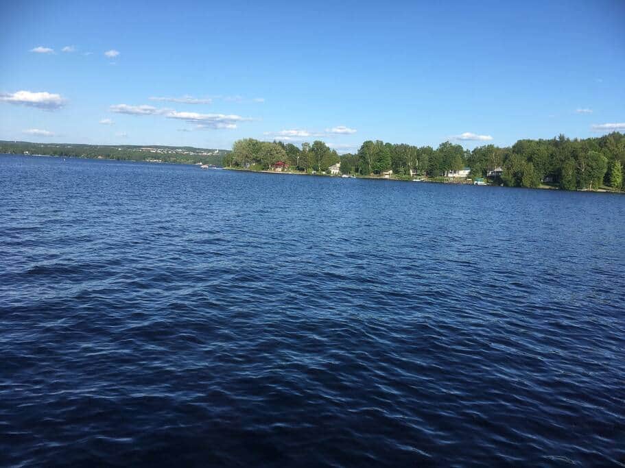 Vue sur le lac