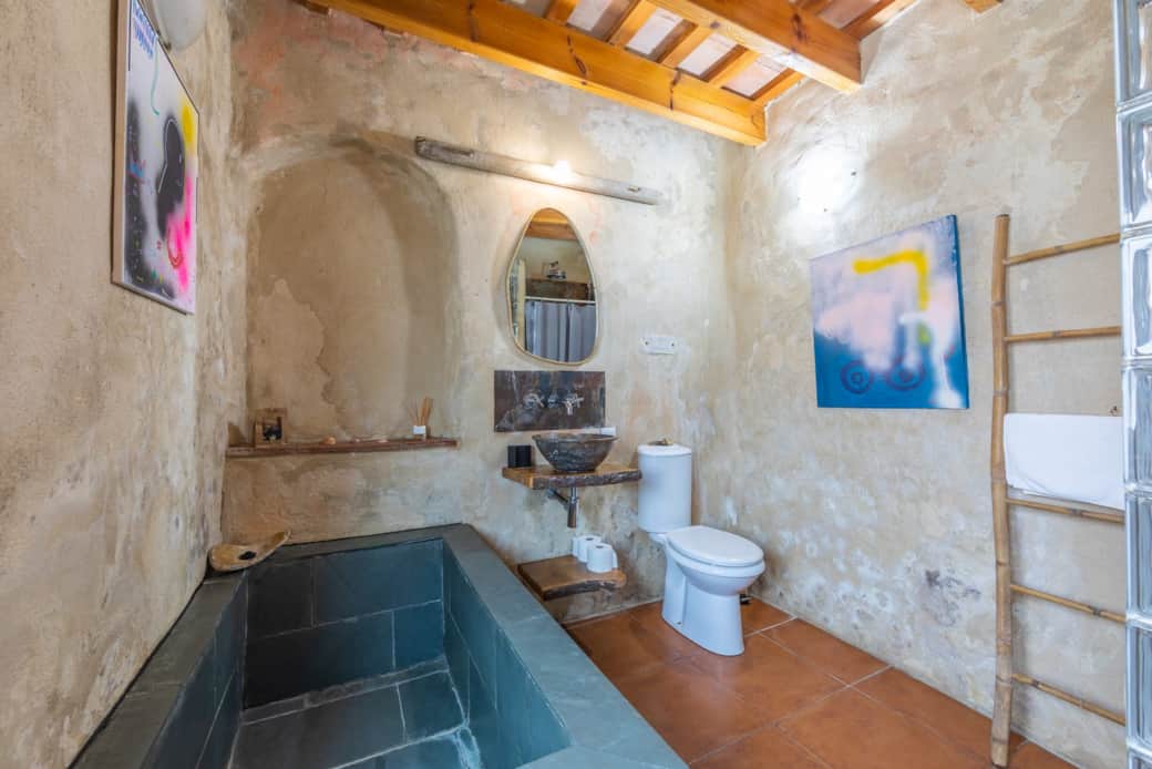 Tarifa chic night wave studio bathroom bathtube Tarifa chic night wave studio bathroom bathtube