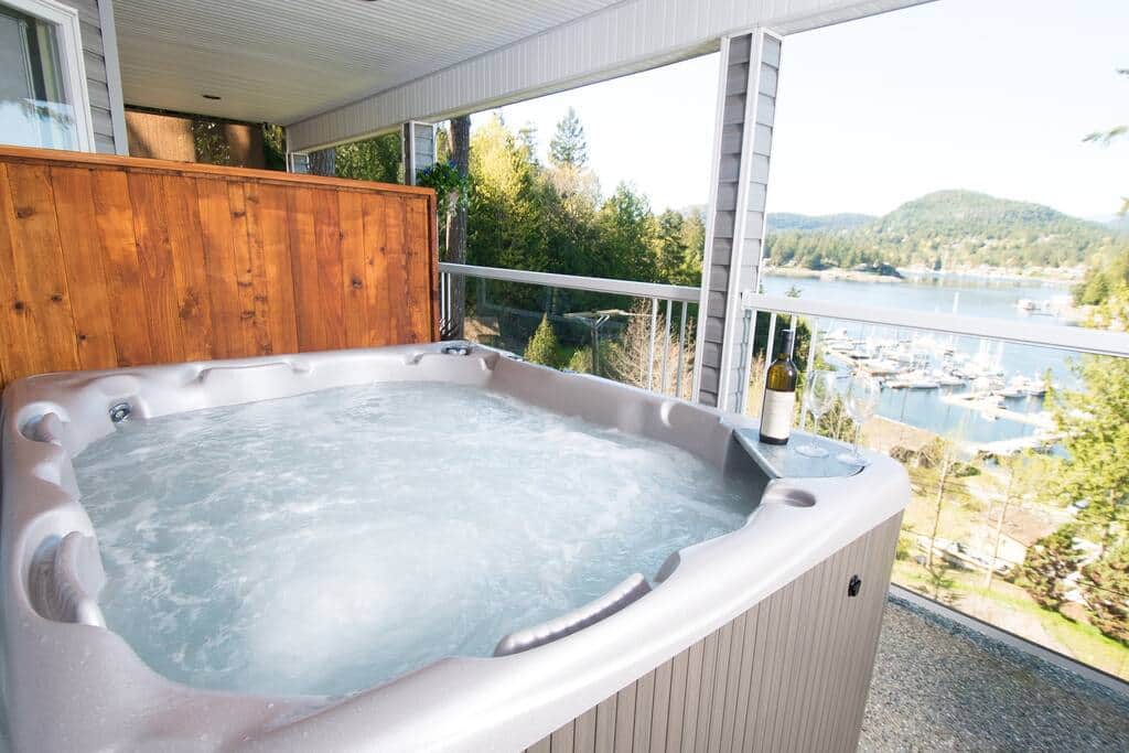 6-person hot tub