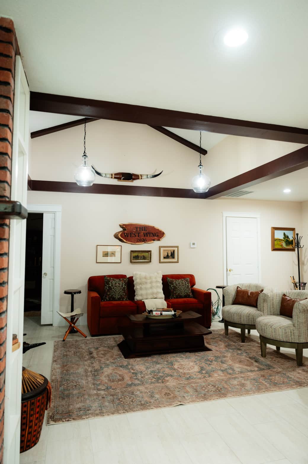 Living room with pull-out sofa bed