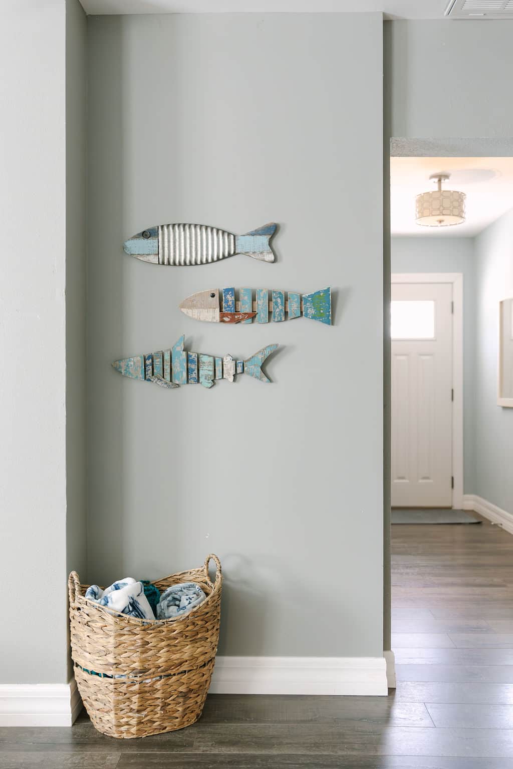 Coastal decor throughout 