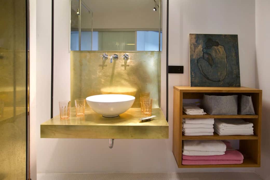 Waschtisch im Badezimmer Waschtisch im Badezimmer