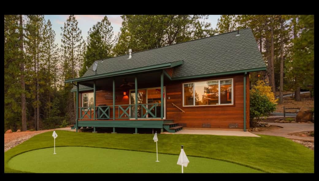 Quail Cabin with putting green