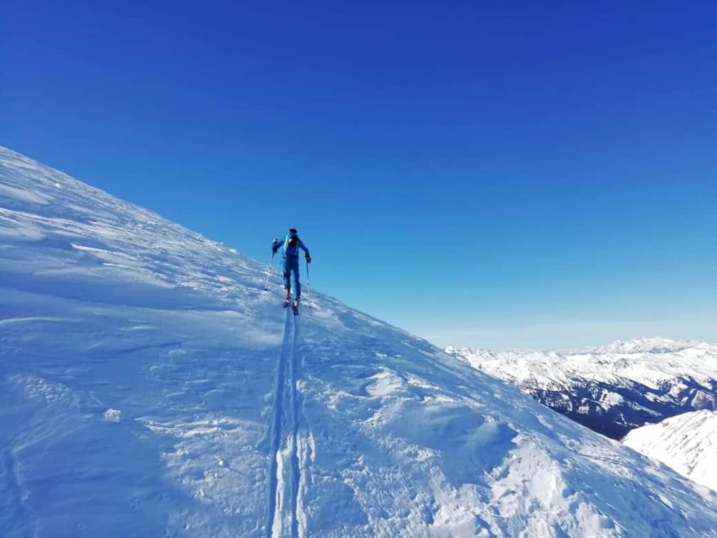 Traumhafte Skitouren fast vor der Haustüre .