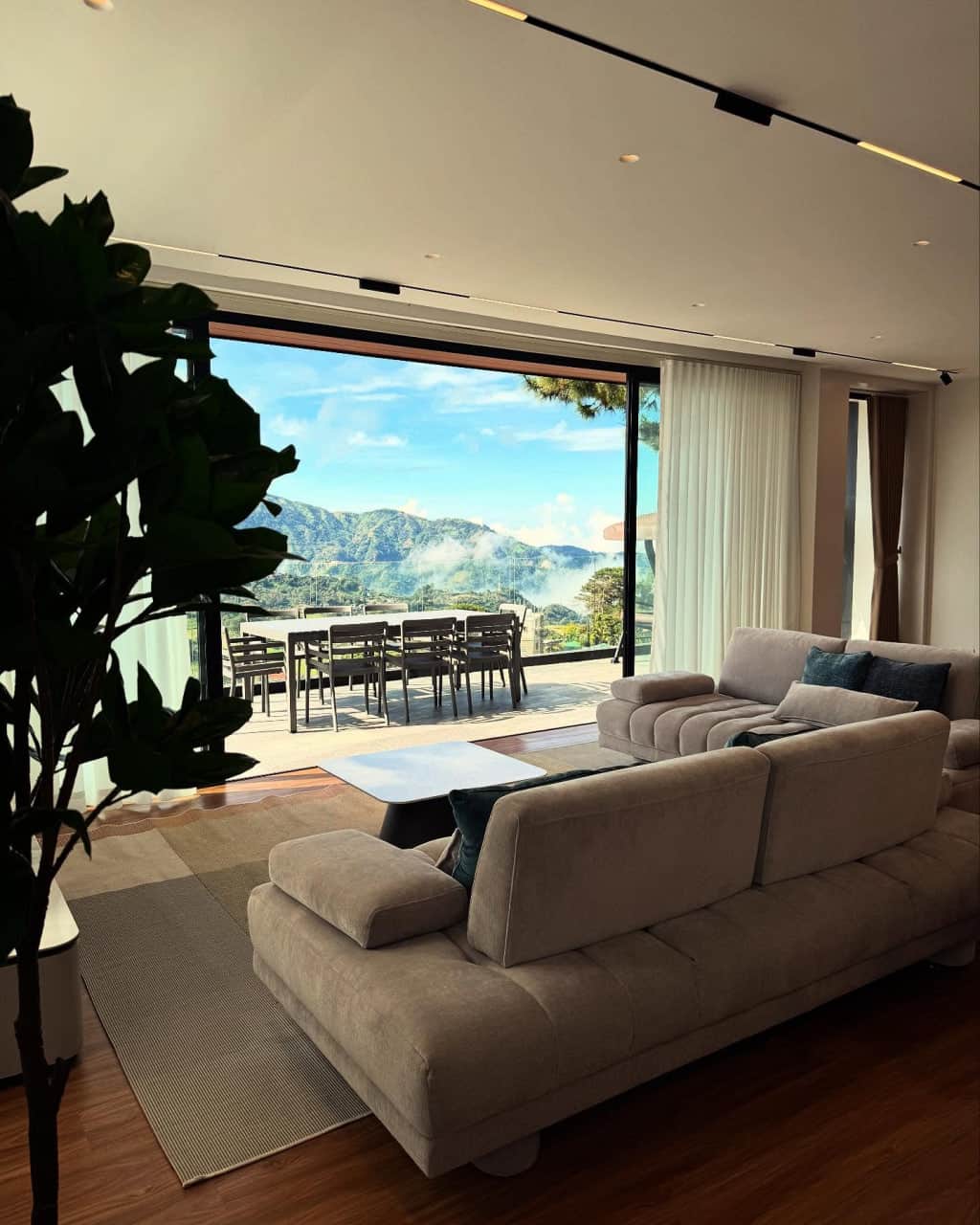 Panoramic View Balcony