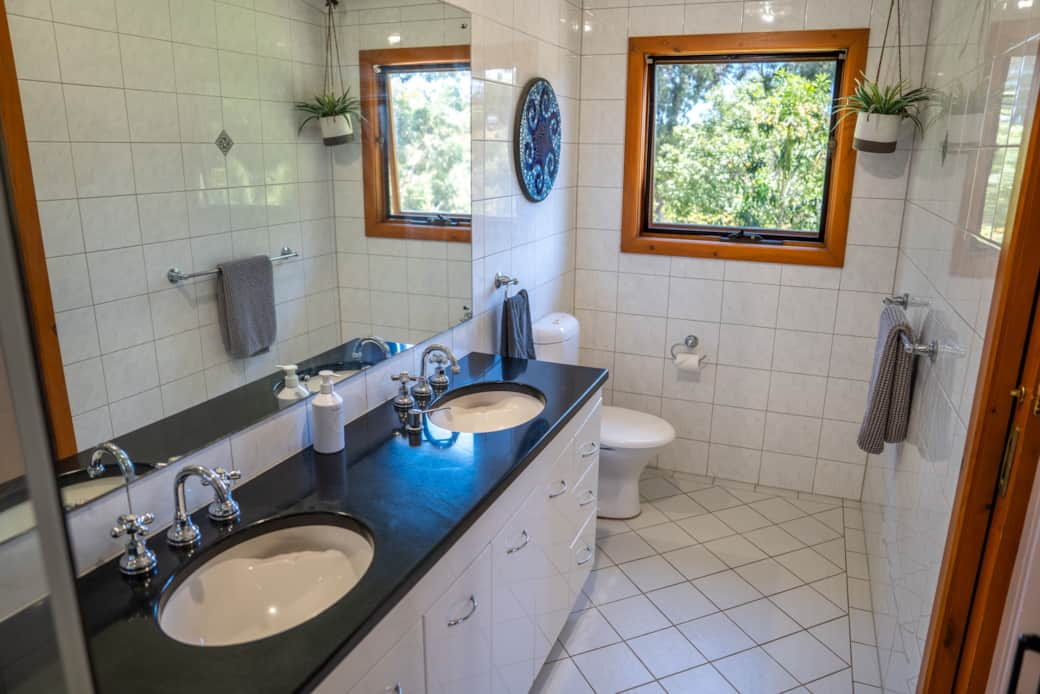 Master bedroom ensuite