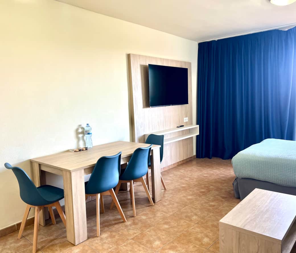 Flat screen, dining zone Flat screen, dining zone