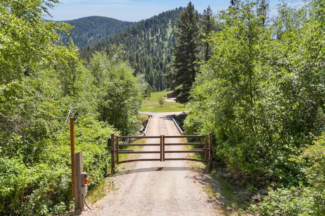 Entry Gate to Property Entry Gate to Property