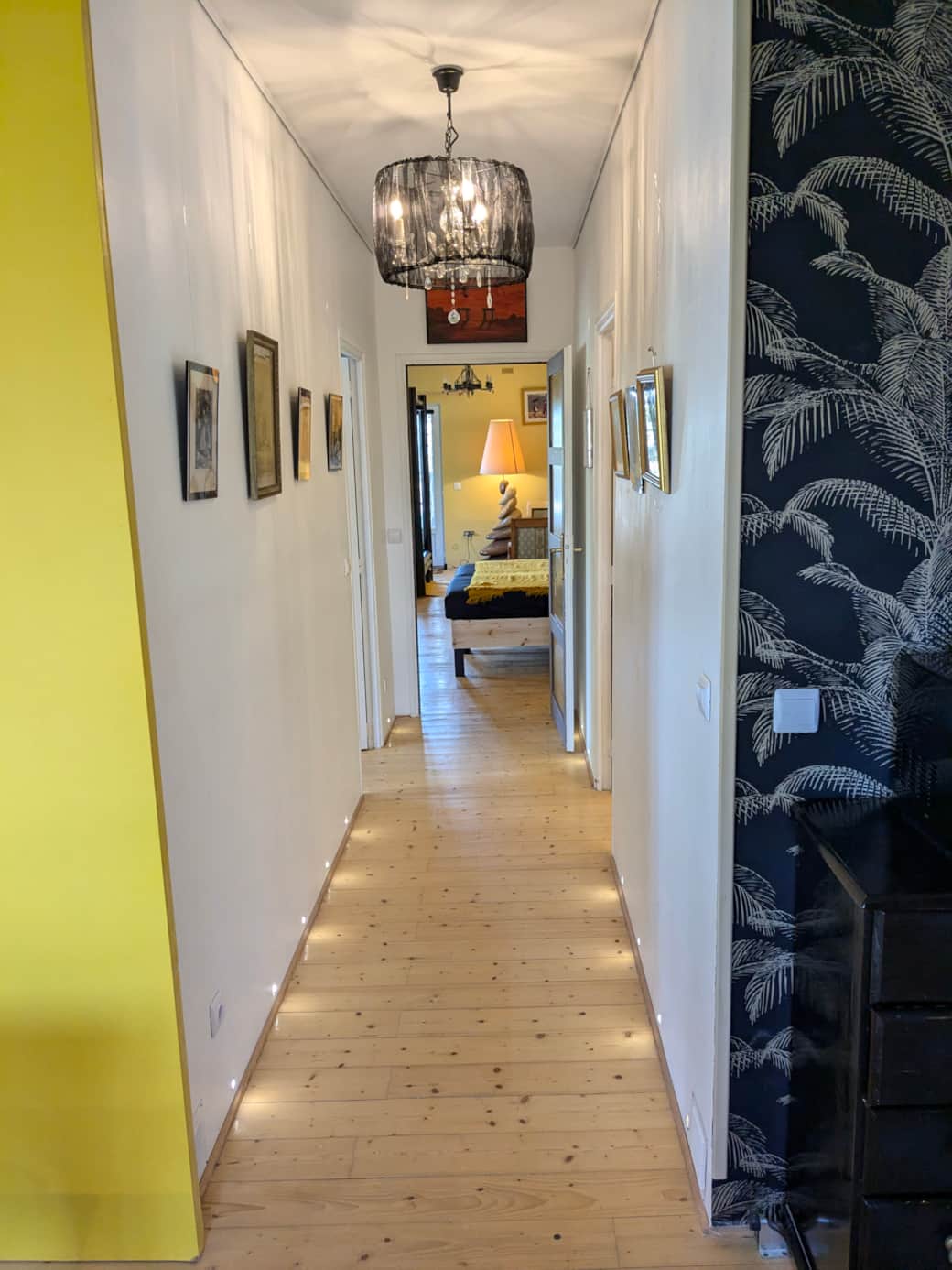 Couloir entre la cuisine et les chambres 
