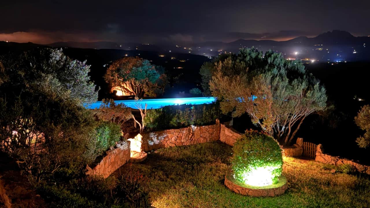 Pool bei Nacht | Pool at night