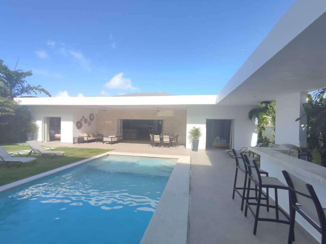 Villa Yan - Swimming pool and terrace