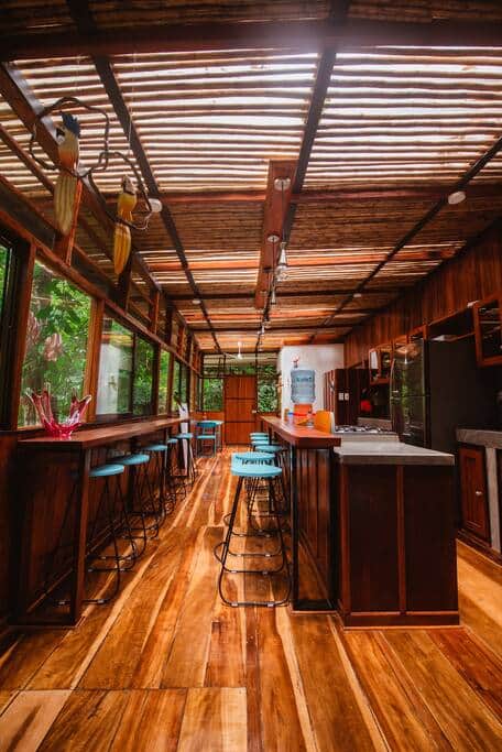 Shared kitchen and dining area in Hotelito Shared kitchen and dining area in Hotelito