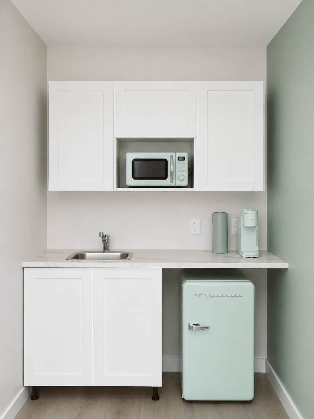 Madelyn Kitchenette Madelyn Kitchenette