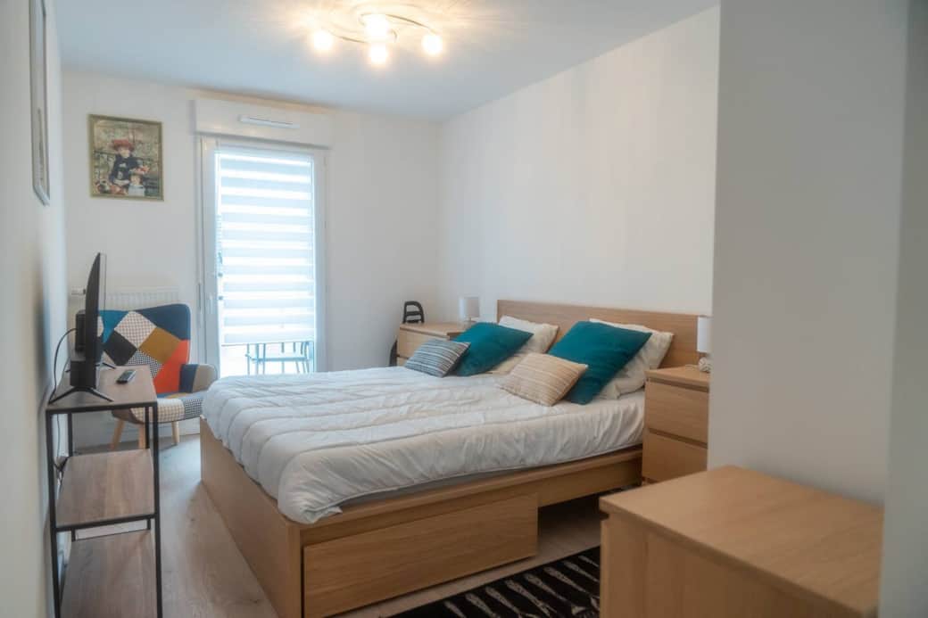 chambre avec lit double 