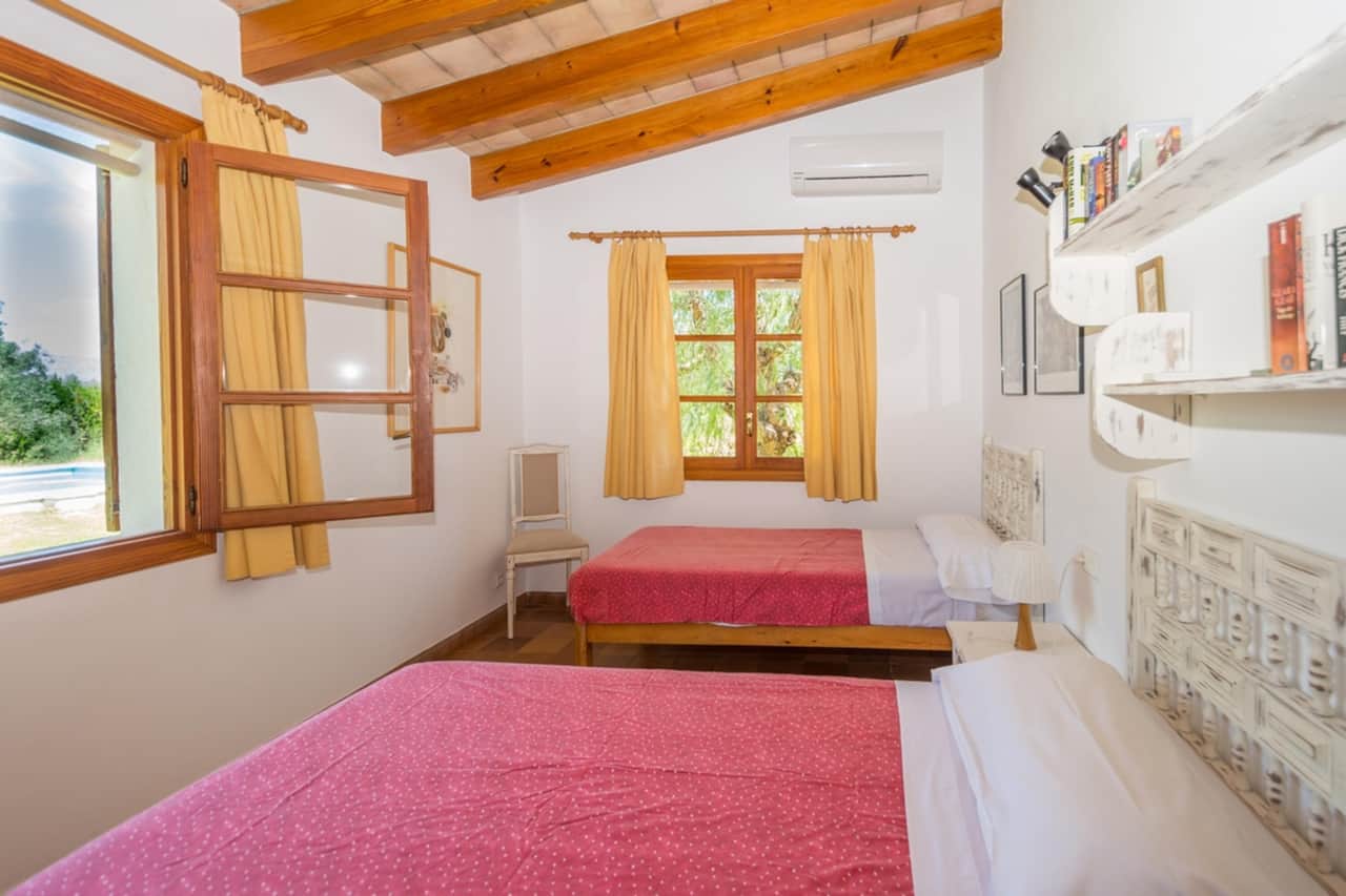Twin Bedroom