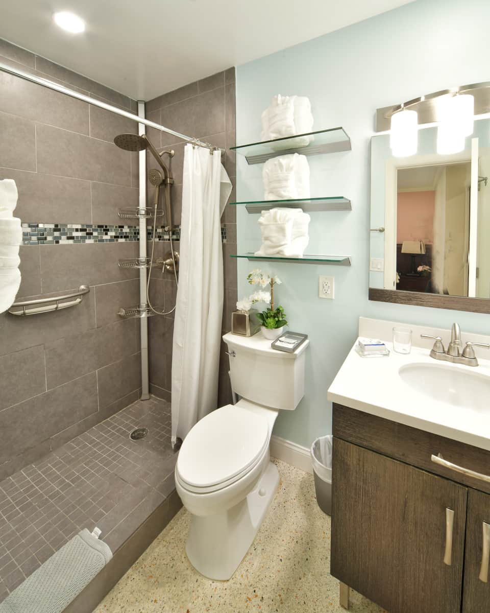 Bathroom with Rain Shower and Luxury Towels Bathroom with Rain Shower and Luxury Towels