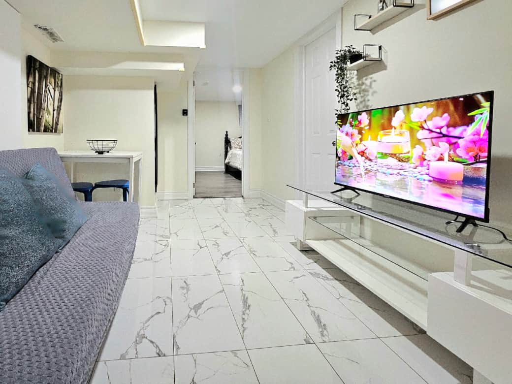 Living area with futon