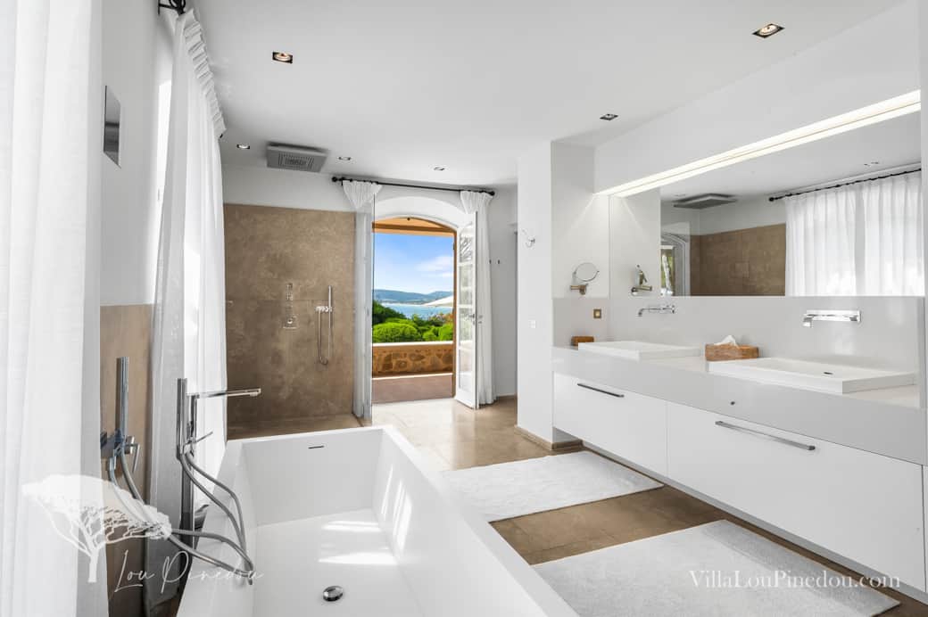 Villa Lou Pinedou Inside 10