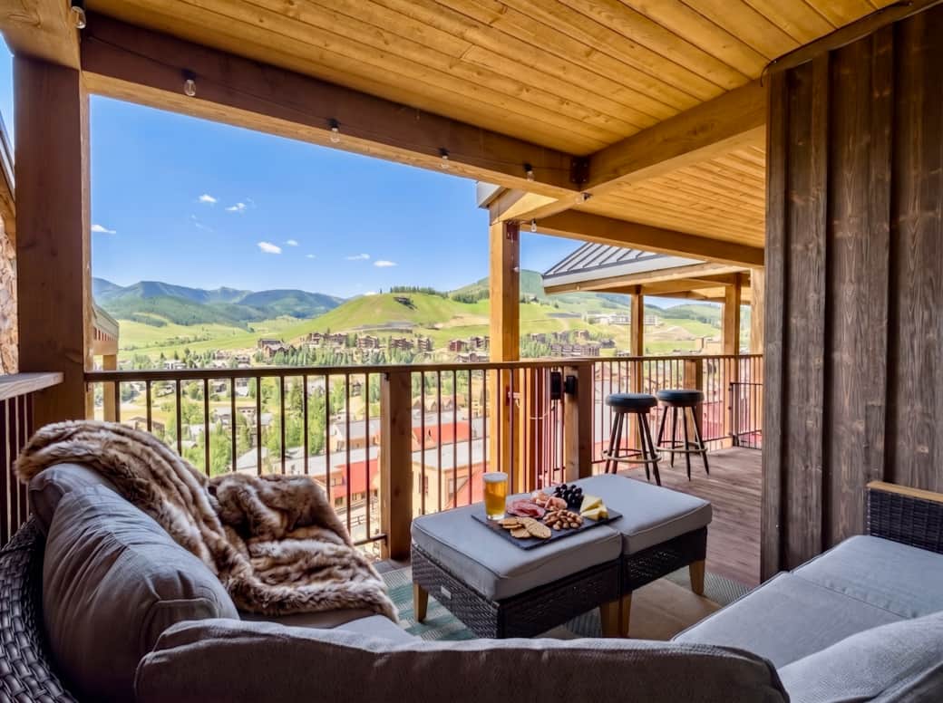 Enjoy apres everything on the back porch with beautiful westerly views over the valley.
