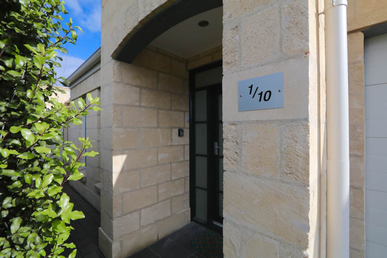 Robe Accommodation Ten Robe St Sleeps 6