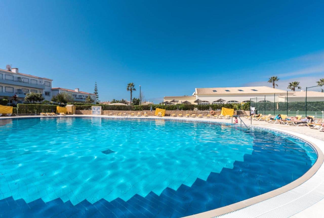 Oasis Parque Pool