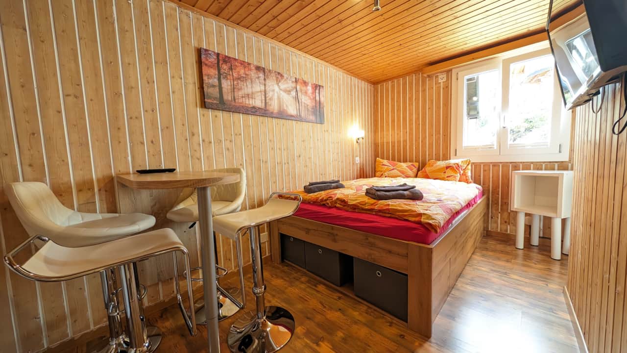 Schlafzimmer 1