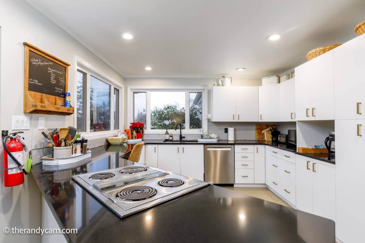 Gather the whole family in this spacious kitchen, and enjoy views of Horner Park while you cook.